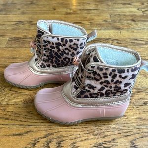 Olivia miller lined girls duck boots Sz 1. Adorable pink with brown and pink top